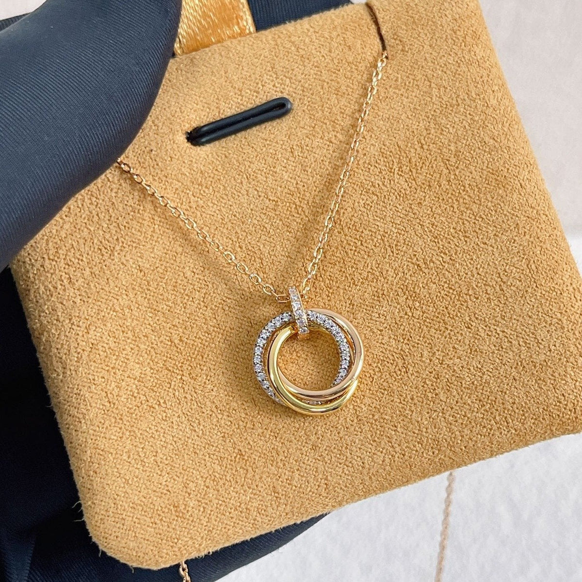 ¡®Veyra Jewelry¡¯TRINITY NECKLACE SILVER GOLD PINK GOLD DIAMONDS