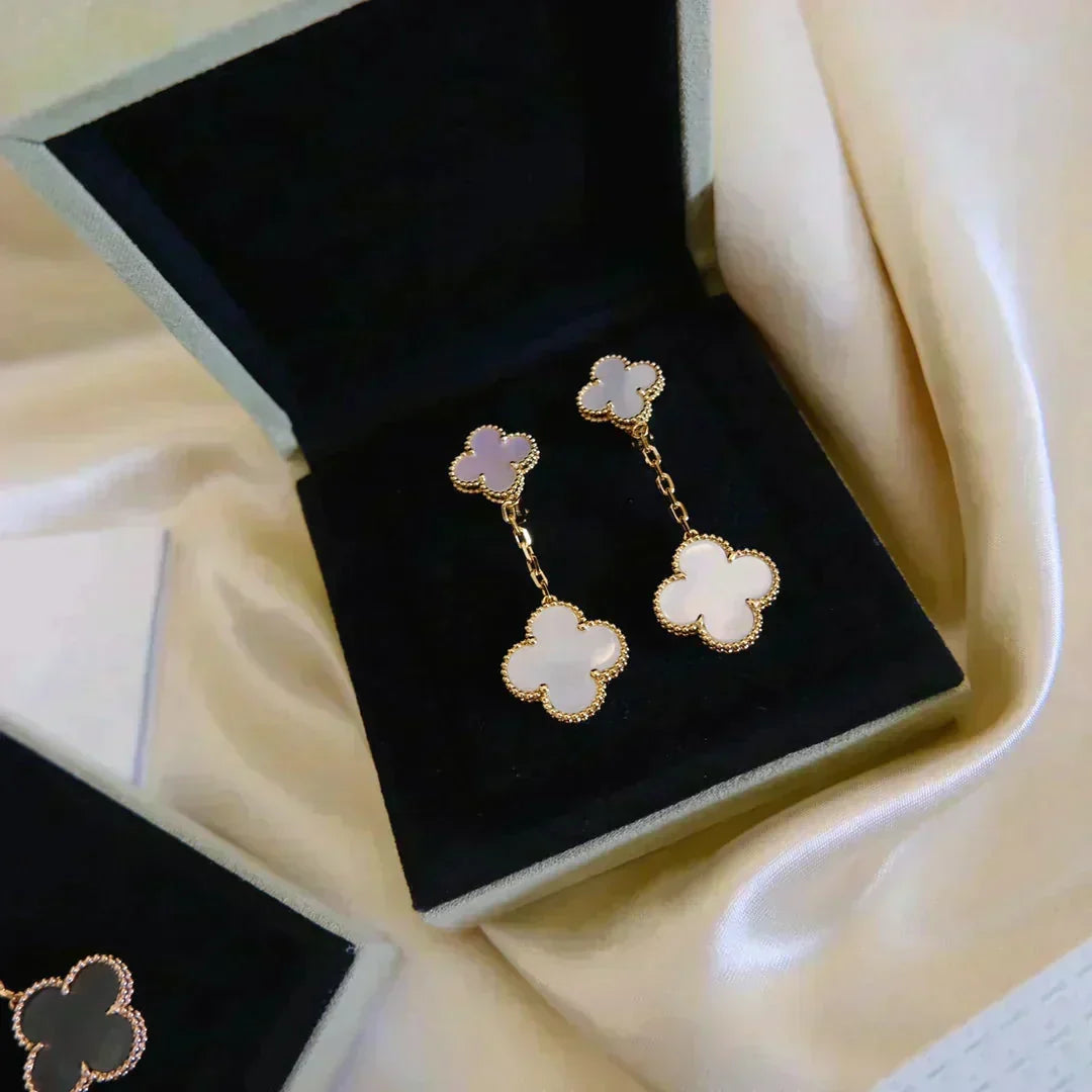 ¡®Veyra Jewelry¡¯CLOVER 2 MOTIF WHITE MOP EARRINGS