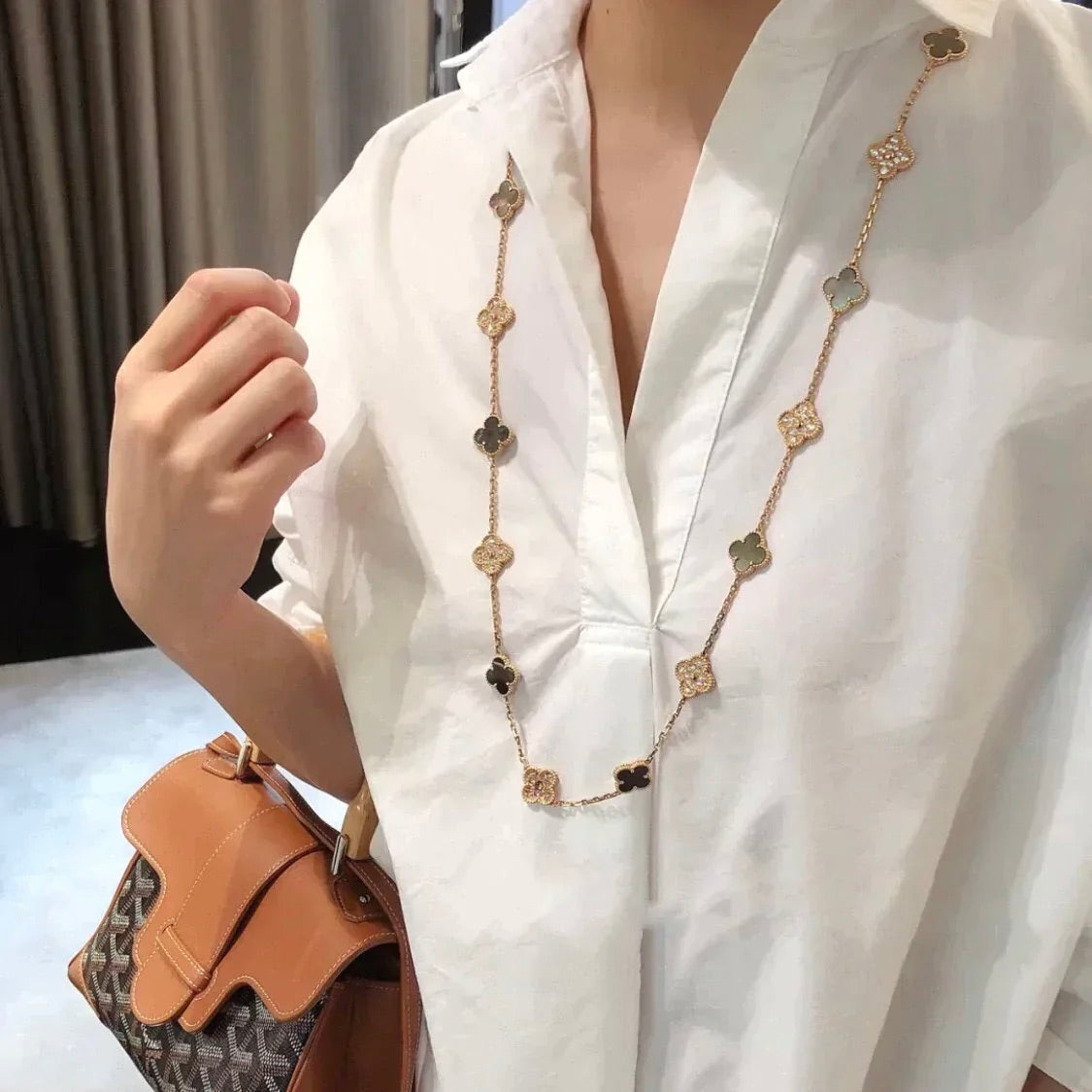 ¡®Veyra Jewelry¡¯CLOVER 20 MOTIFS DARK MOP DIAMOND NECKLACE