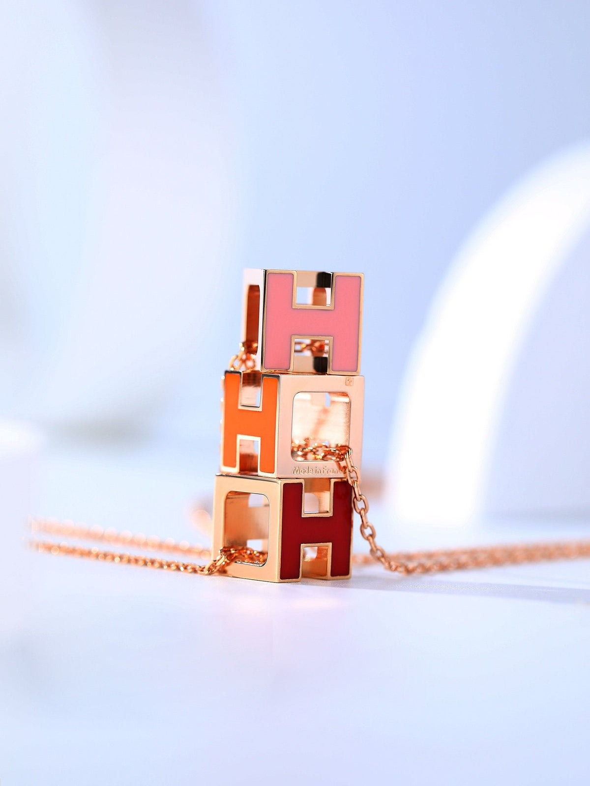¡®Veyra Jewelry¡¯H CAGE PINK GOLD NECKLACE