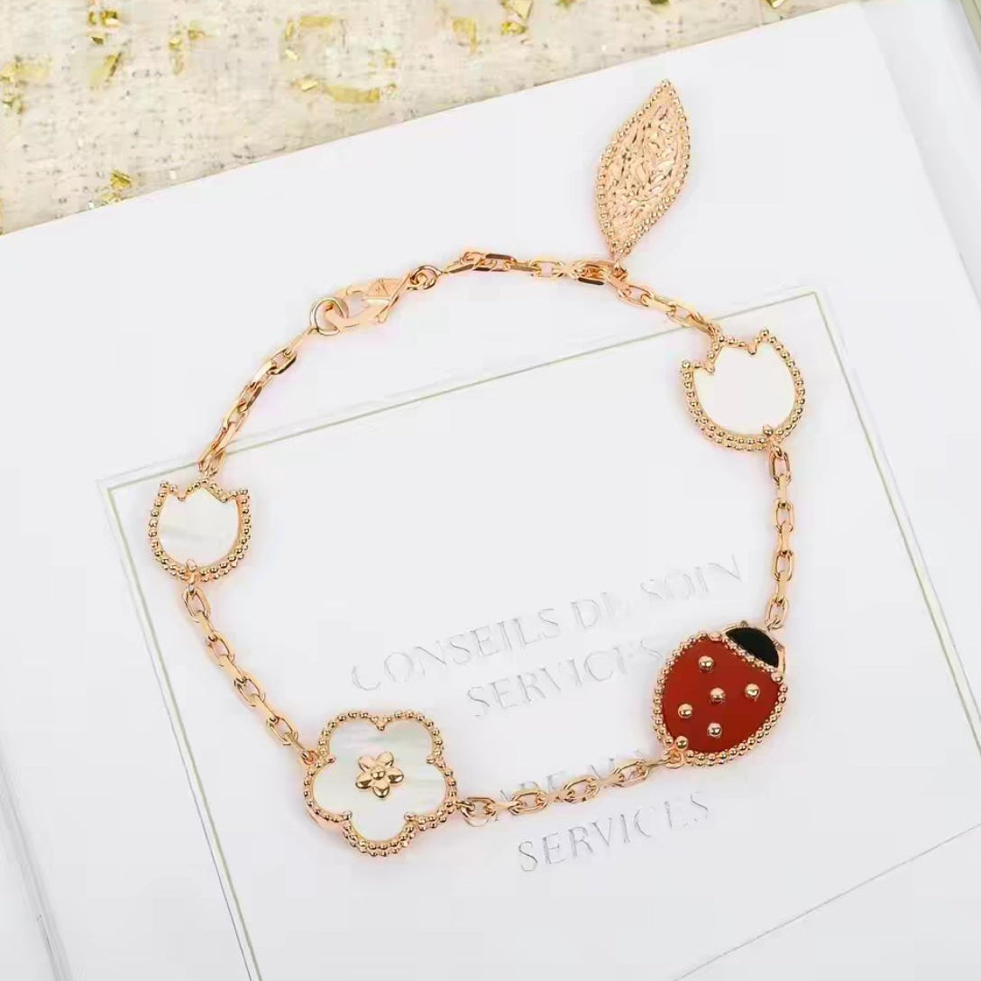 ¡®Veyra Jewelry¡¯LUCKY SPRING 5 MOTIF BRACELET