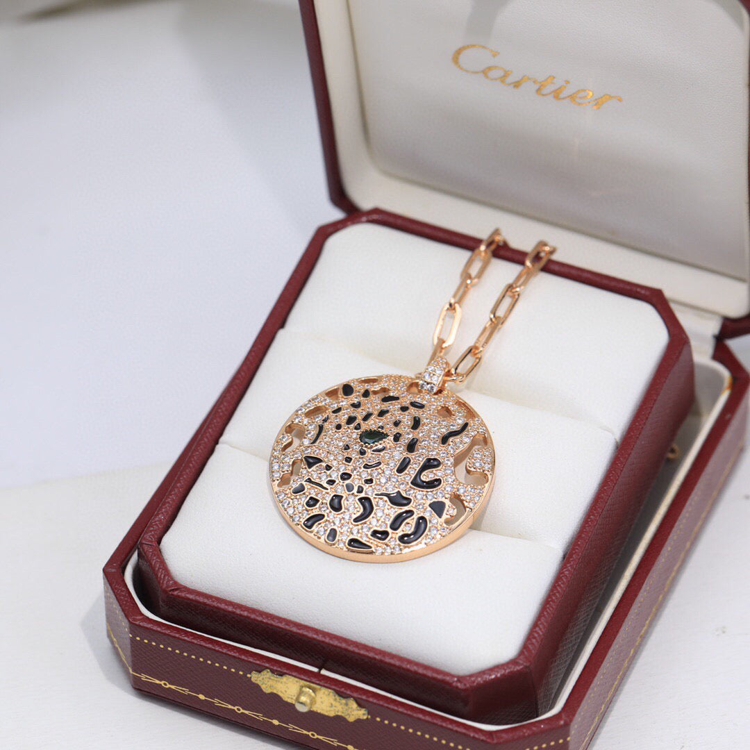 ¡®Veyra Jewelry¡¯Openwork Round Pendant Necklace