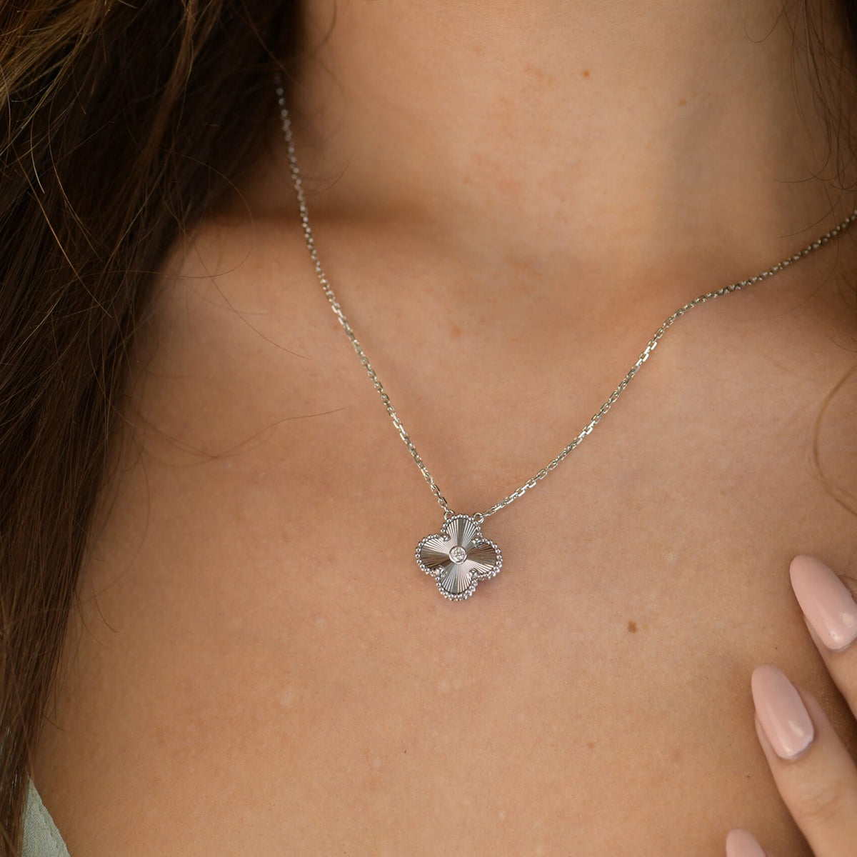 ¡®Veyra Jewelry¡¯CLOVER 15MM DIAMOND LASER NECKLACE SILVER