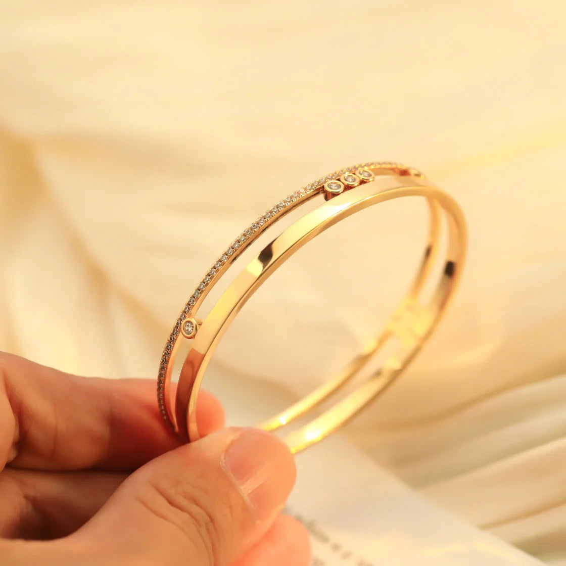 [Veyra Jewelry]Move Romane Diamond Bangle Bracelet