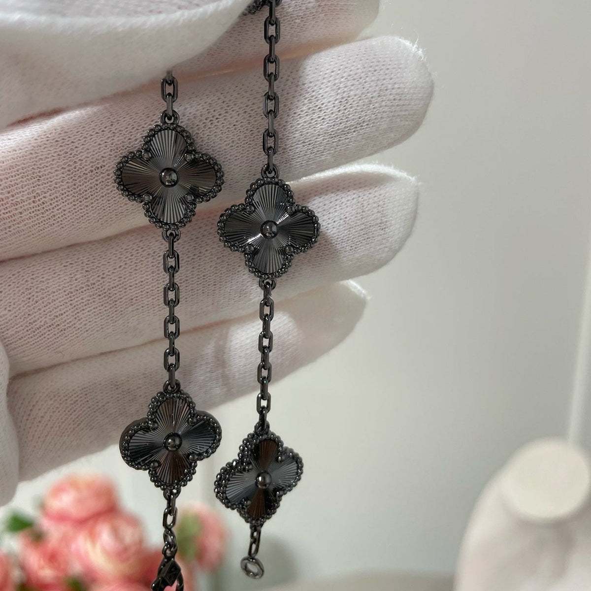 [Veyra Jewelry]New CLOVER 5 MOTIF BLACK BRACELET