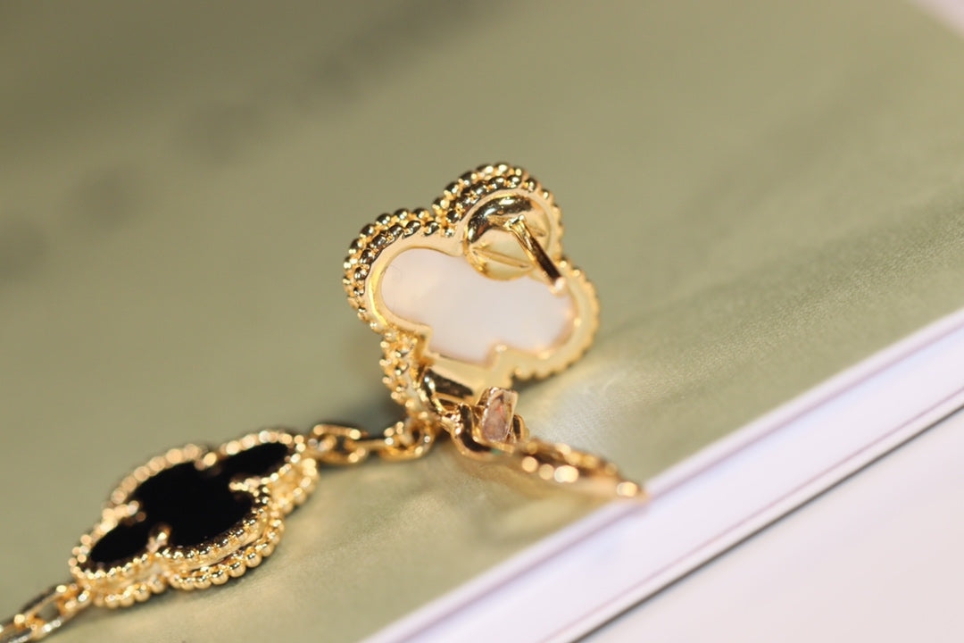 ¡®Veyra Jewelry¡¯CLOVER EARRINGS GOLD ONYX MOP 3 MOTIF