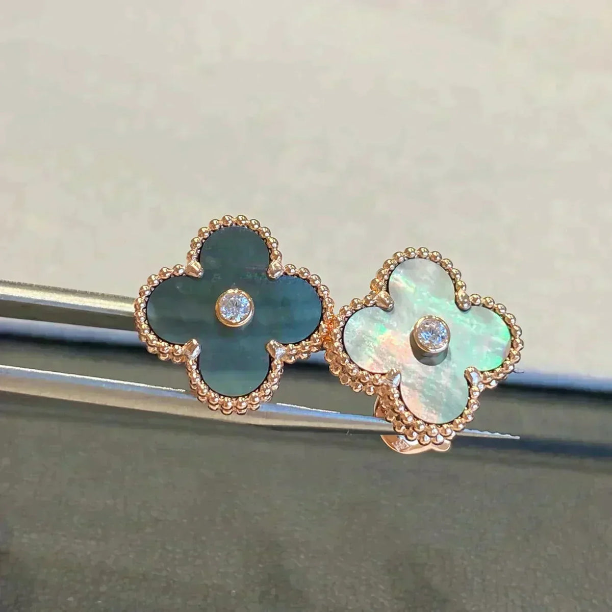 ¡®Veyra Jewelry¡¯CLOVER MEDIUM 1 MOTIFS GRAY MOP  DIAMOND EARRINGS