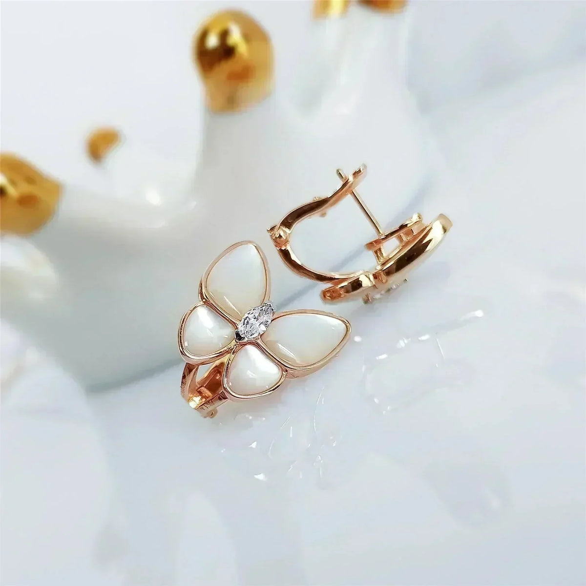 ¡®Veyra Jewelry¡¯BUTTERFLY MOP DIAMOND EARRINGS