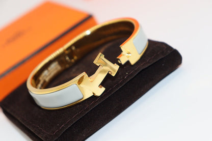 ¡®Veyra Jewelry¡¯H LIGHT BLUE BRACELET