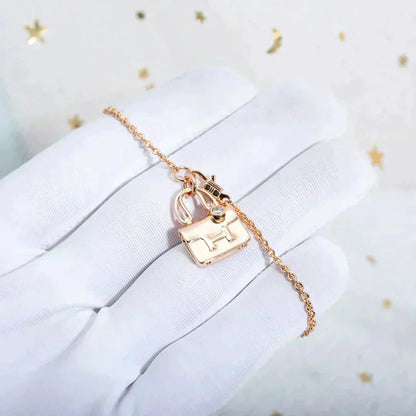 ¡®Veyra Jewelry¡¯AMULETTE PEDANT ROSE GOLD NECKLACE