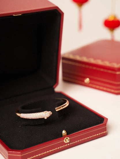 ¡®Veyra Jewelry¡¯PANTHERE ROSE GOLD DIAMOND OPEN BRACELET