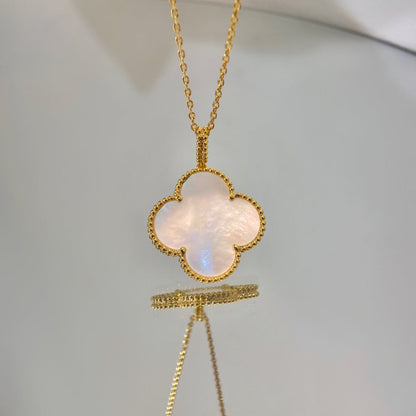 ¡®Veyra Jewelry¡¯CLOVER 25MM MOP LARGE PENDANT NECKLACE