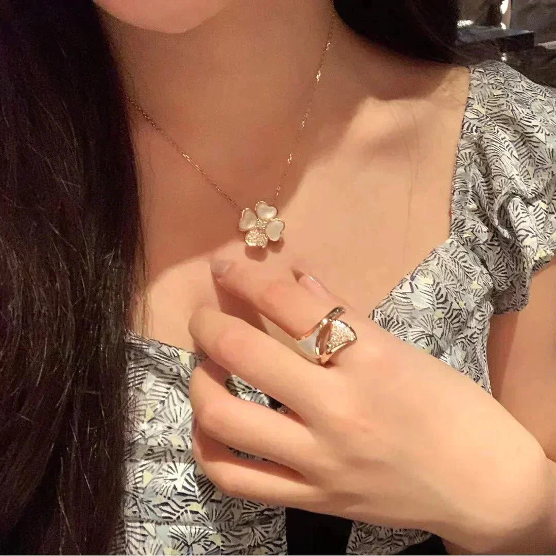 ¡®Veyra Jewelry¡¯CLOVER MOP DIAMOND ROSE GOLD NECKLACE