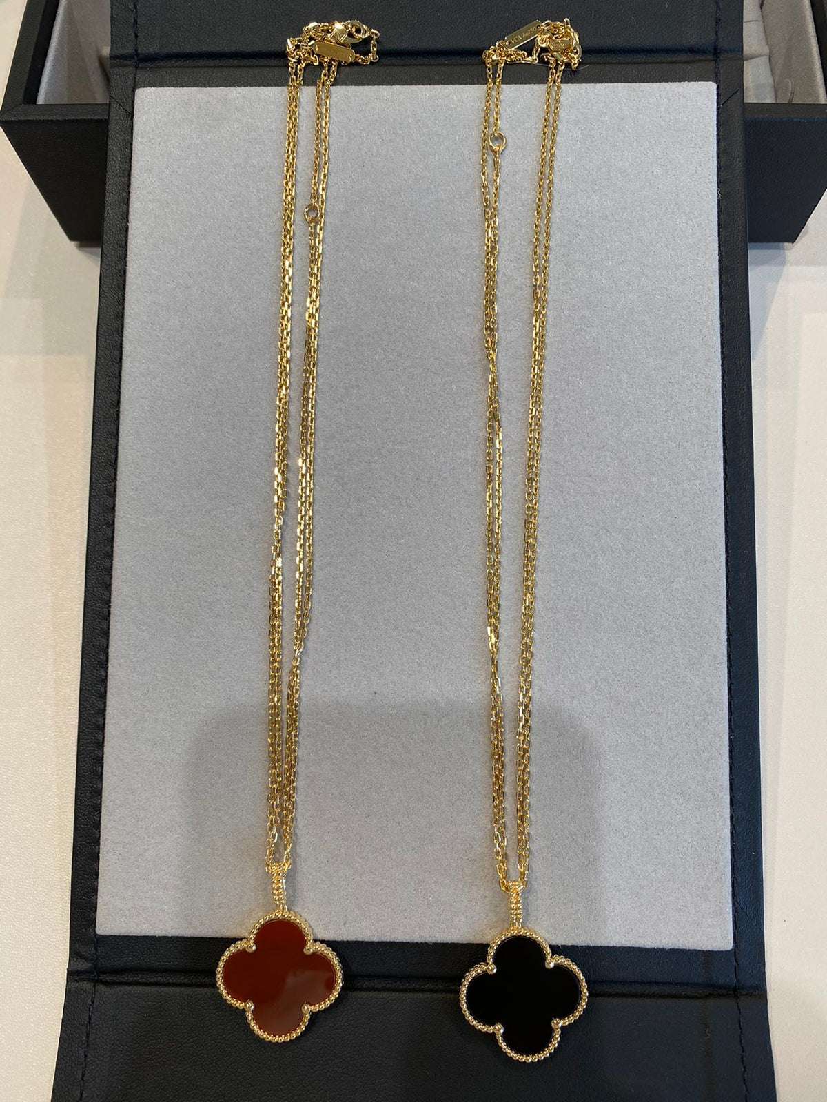 ¡®Veyra Jewelry¡¯CLOVER 25MM NECKLACE GOLD CARNELIAN