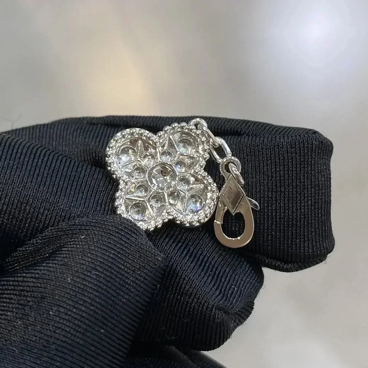 [Veyra Jewelry] New  CLOVER 5 MOTIF FULL DIAMOND BRACELET COLLECTION