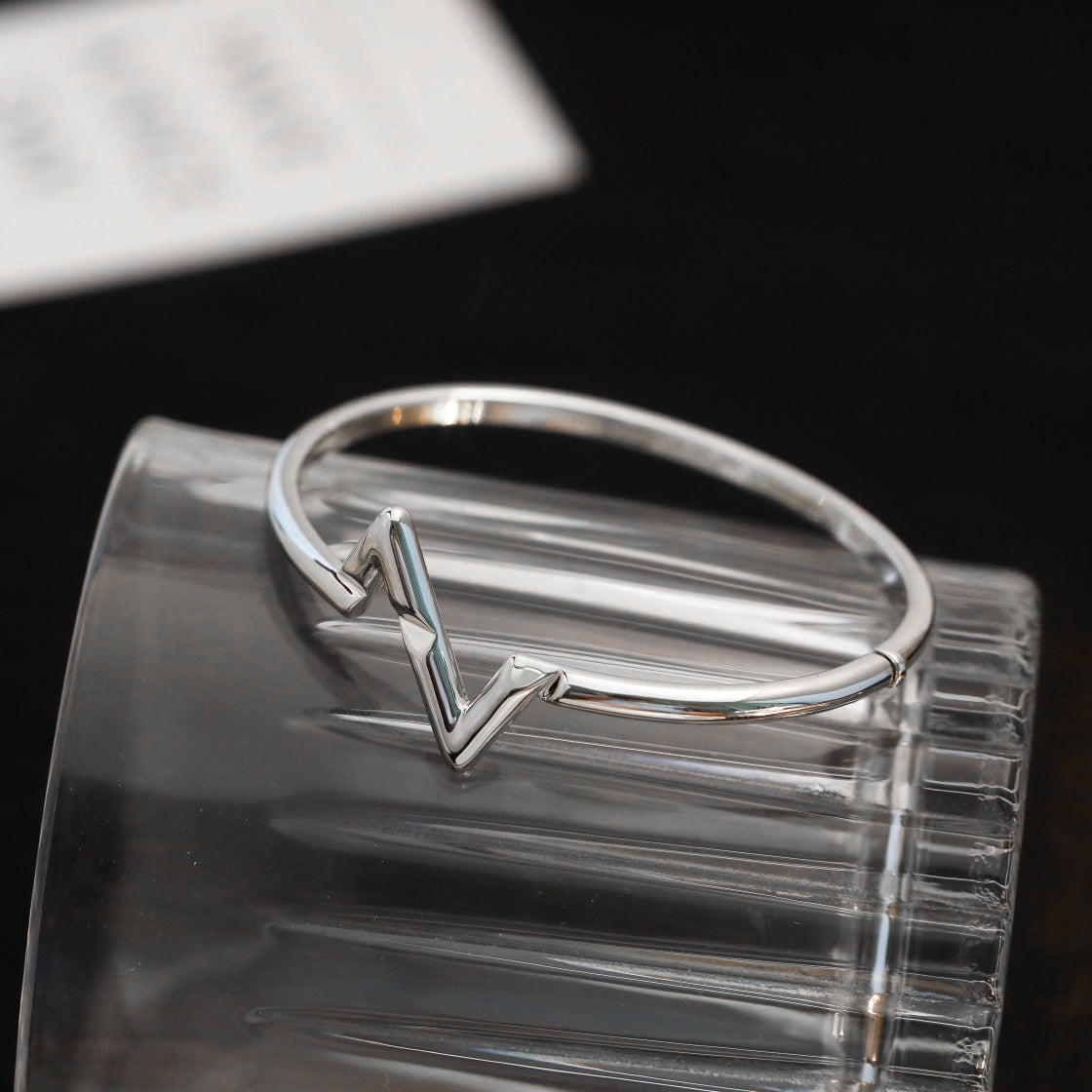 ¡®Veyra Jewelry¡¯VOLTE UPSITE DOWN BRACELET