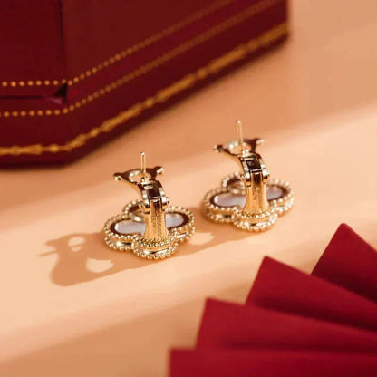 ¡®Veyra Jewelry¡¯CLOVER MEDIUM 1 MOTIFS  WHITE MOP STUD EARRINGS