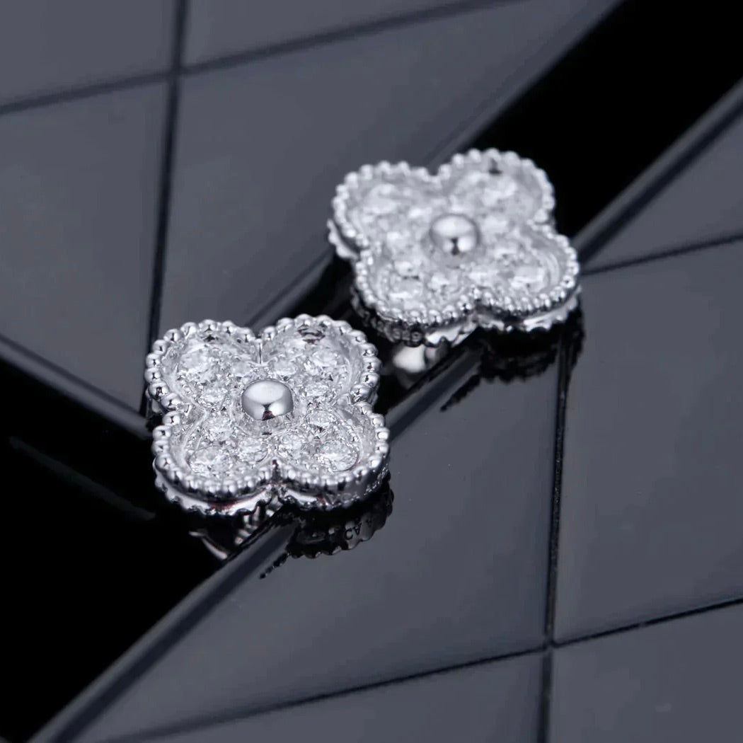 ¡®Veyra Jewelry¡¯CLOVER 1 MOTIFS DIAMOND STUD EARRINGS SILVER