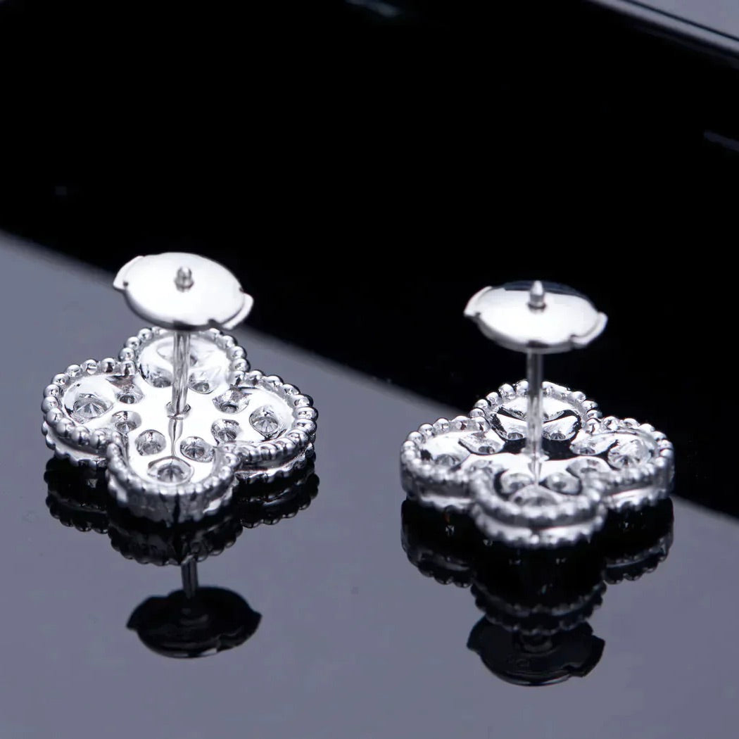 ¡®Veyra Jewelry¡¯CLOVER 1 MOTIFS DIAMOND STUD EARRINGS SILVER