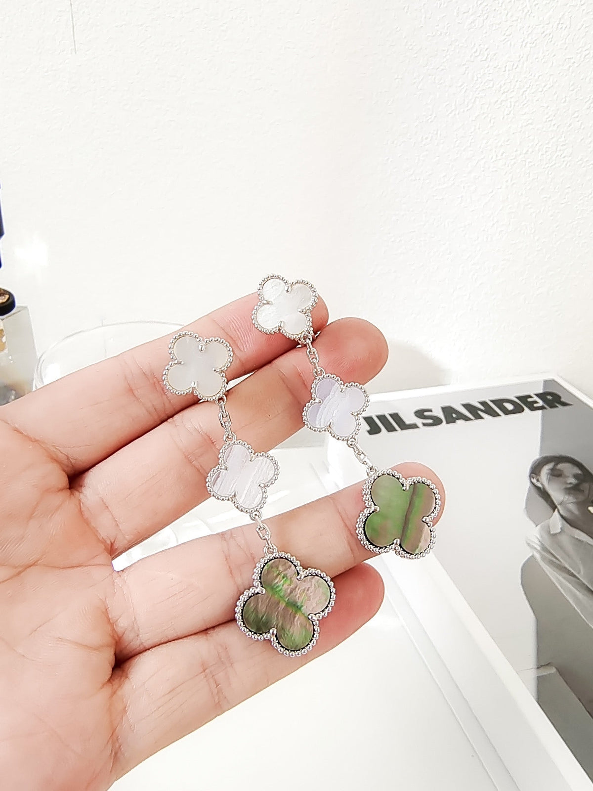 ¡®Veyra Jewelry¡¯CLOVER 3 MOTIFS CHALCEDONY DARK MOP SILVER EARRINGS