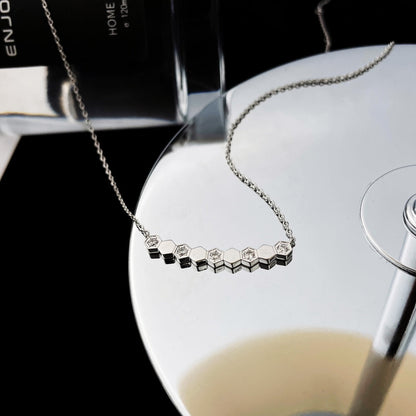 ¡®Veyra Jewelry¡¯BEE MY LOVE DIAMOND NECKLACE
