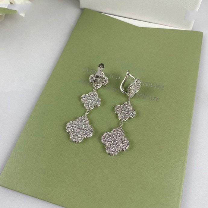 ¡®Veyra Jewelry¡¯CLOVER 3 MOTIF DIAMOND SILVER DROP EARRINGS