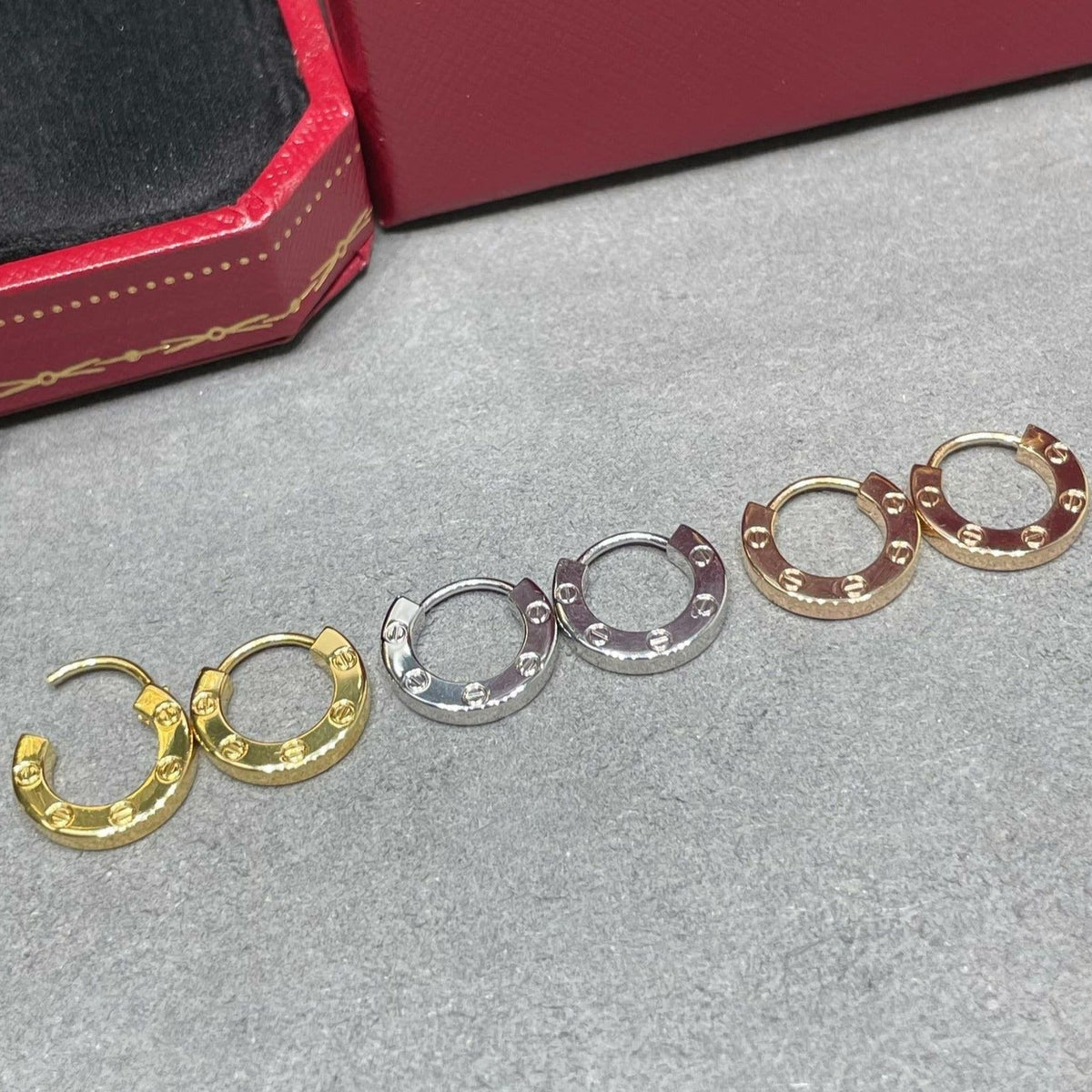 ¡®Veyra Jewelry¡¯LOVE MINI EARRINGS
