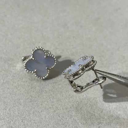 ¡®Veyra Jewelry¡¯CLOVER CHALCEDONY SILVER STUD EARRINGS