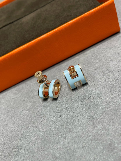 ¡®Veyra Jewelry¡¯POP H SKY BLUE STUD EARRINGS