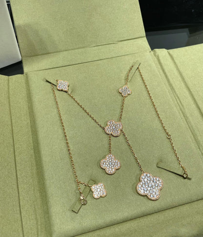 ¡®Veyra Jewelry¡¯CLOVER 6 MOTIF DIAMOND PAVED NECKLACE