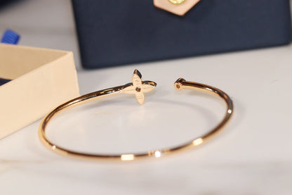 ¡®Veyra Jewelry¡¯IDYLLE GOLD OPEN BRACELET DIAMOND PAVED
