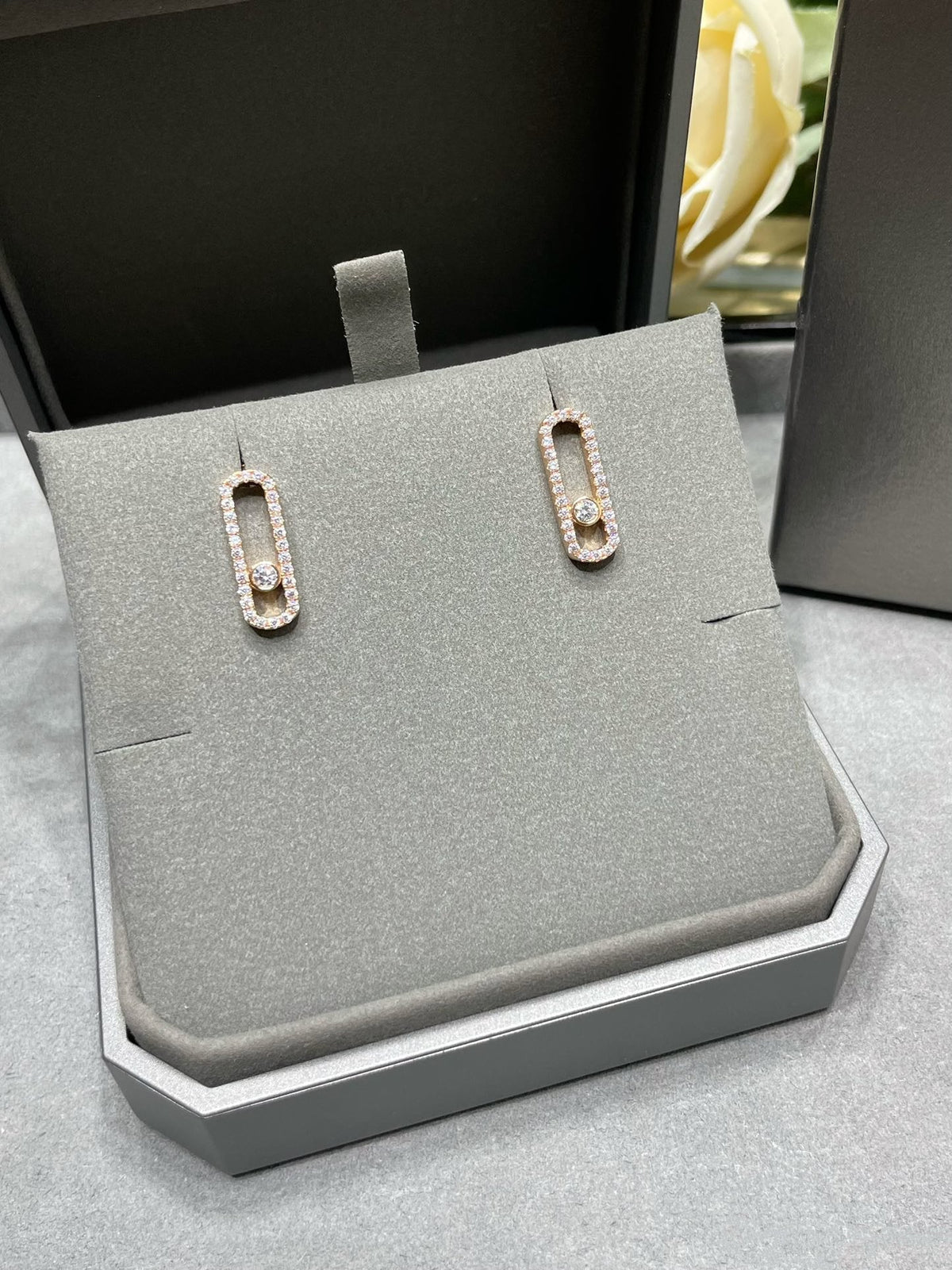 [Veyra Jewelry]MOVE UNO STUD DIAMOND PAVED EARRINGS