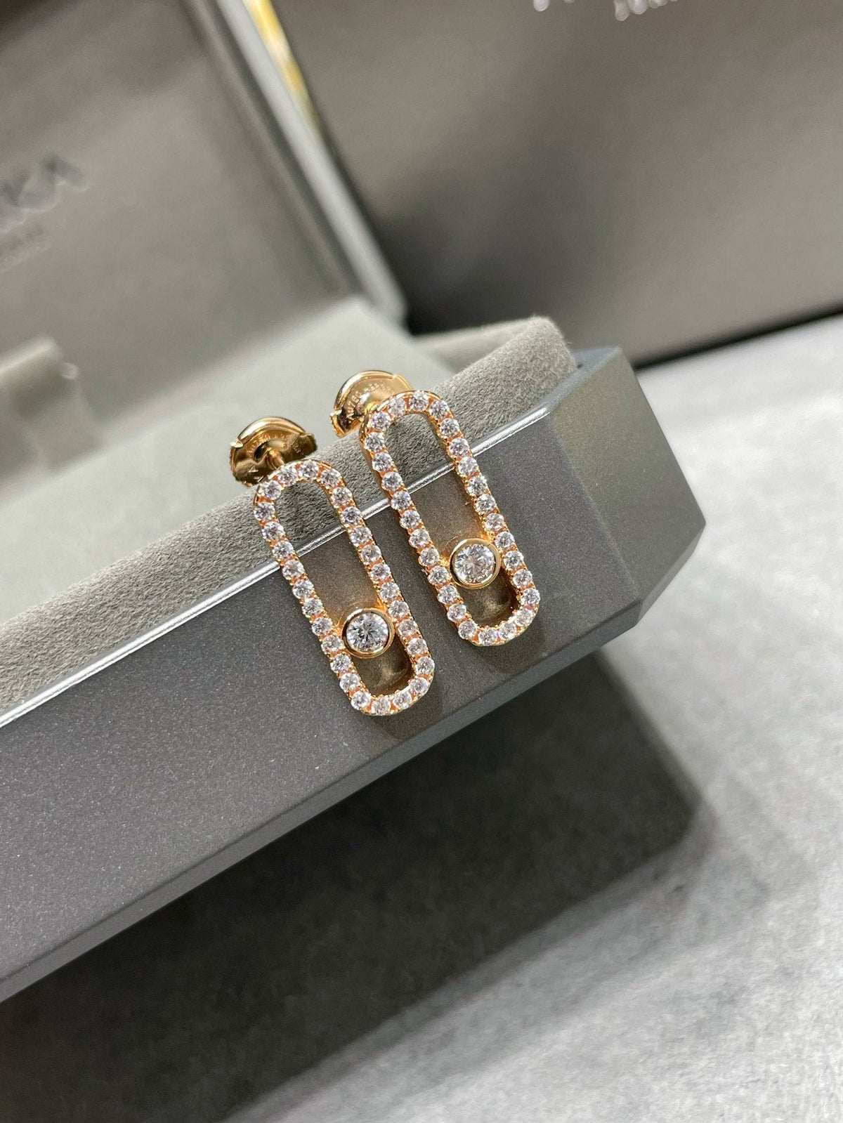 [Veyra Jewelry]MOVE UNO STUD DIAMOND PAVED EARRINGS