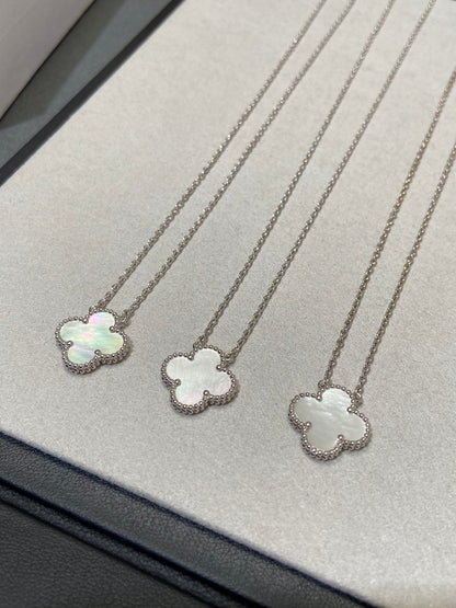¡®Veyra Jewelry¡¯CLOVER MEDIUM SILVER WHITE MOP NECKLACE