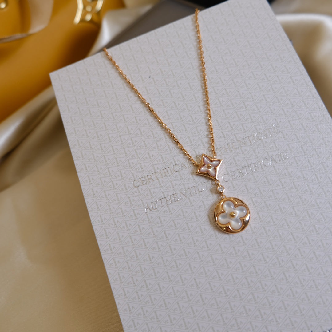 ¡®Veyra Jewelry¡¯STAR AND SUN WHITE MOP 2 MOTIF PINK GOLD NECKLACE