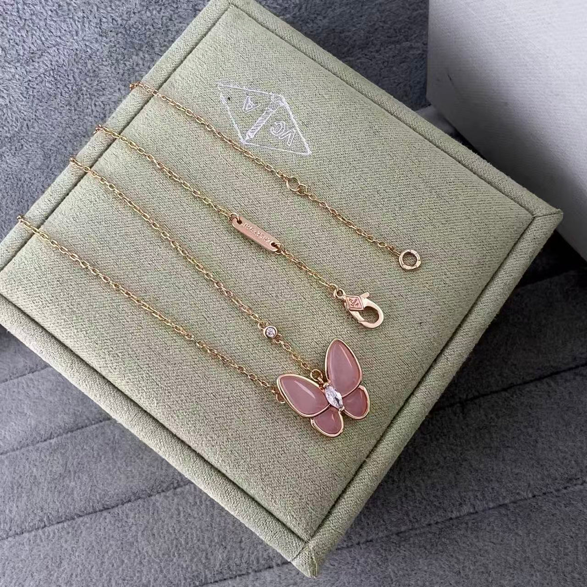[Veyra Jewelry] Pink Butterfly Necklace