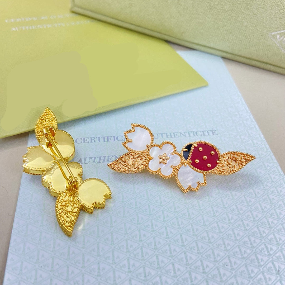 [Veyra Jewelry] Petal Leaf Ladybug Brooch