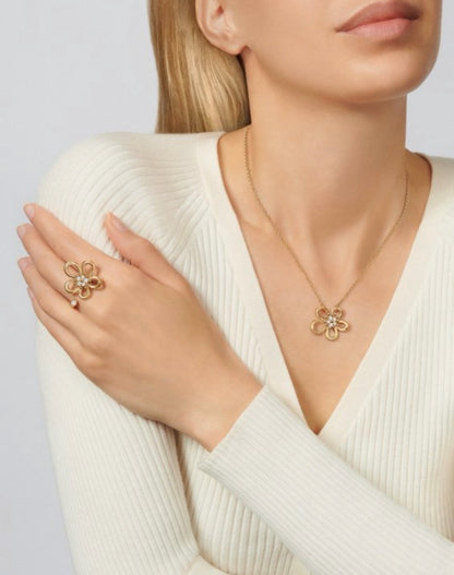 [Veyra Jewelry] Flower Jewelry Set with Diamond Center