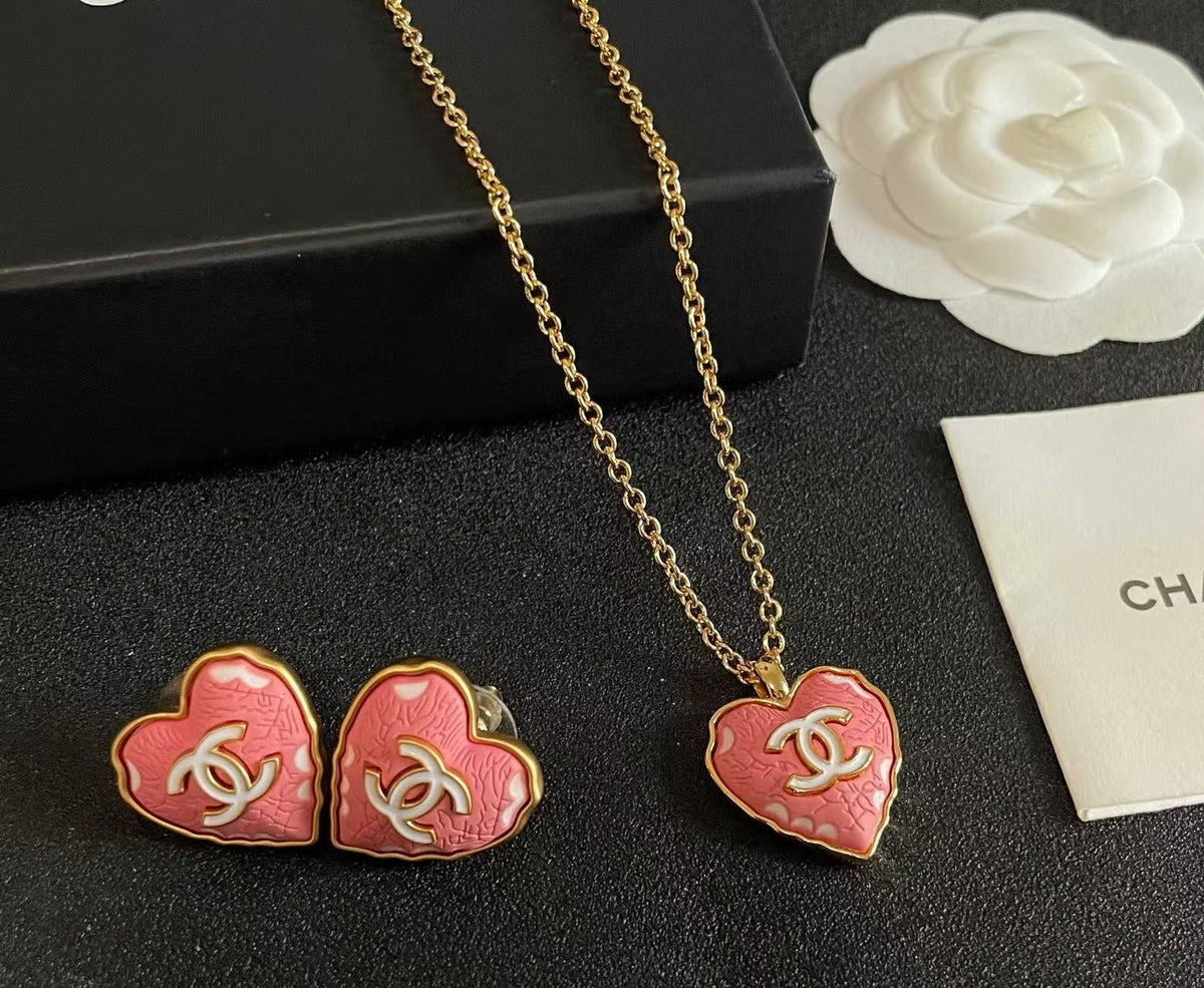 [Veyra Jewelry] Heart-shaped Necklace & Earring Set