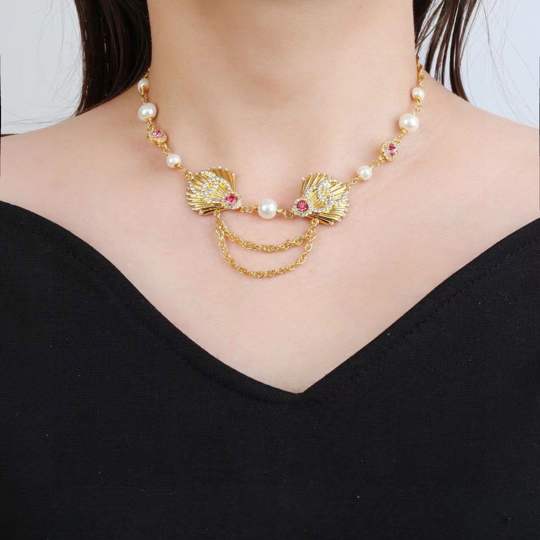 [Veyra Jewelry]Vintage Fan Motif Double CC Crystal & Pearl Necklace