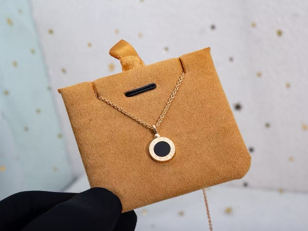 [Veyra Jewelry] T  Round Double-Sided Mother-of-Pearl Necklace