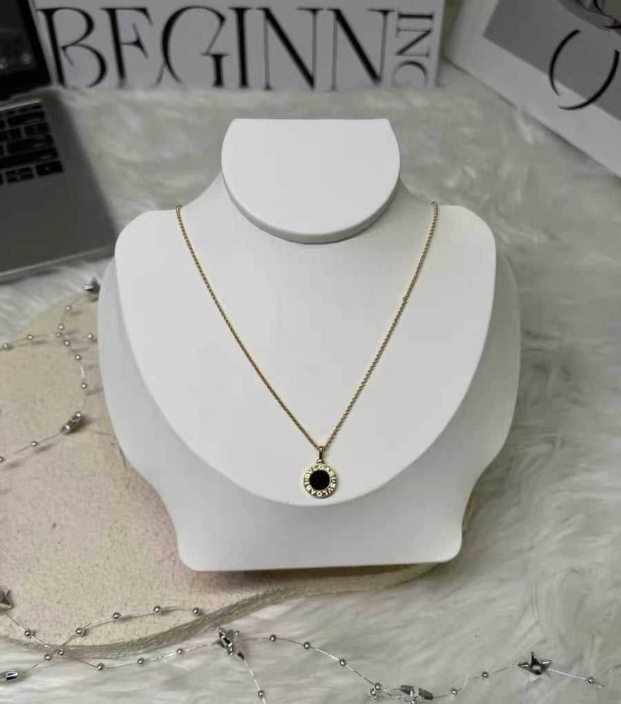 [Veyra Jewelry] T  Round Double-Sided Mother-of-Pearl Necklace