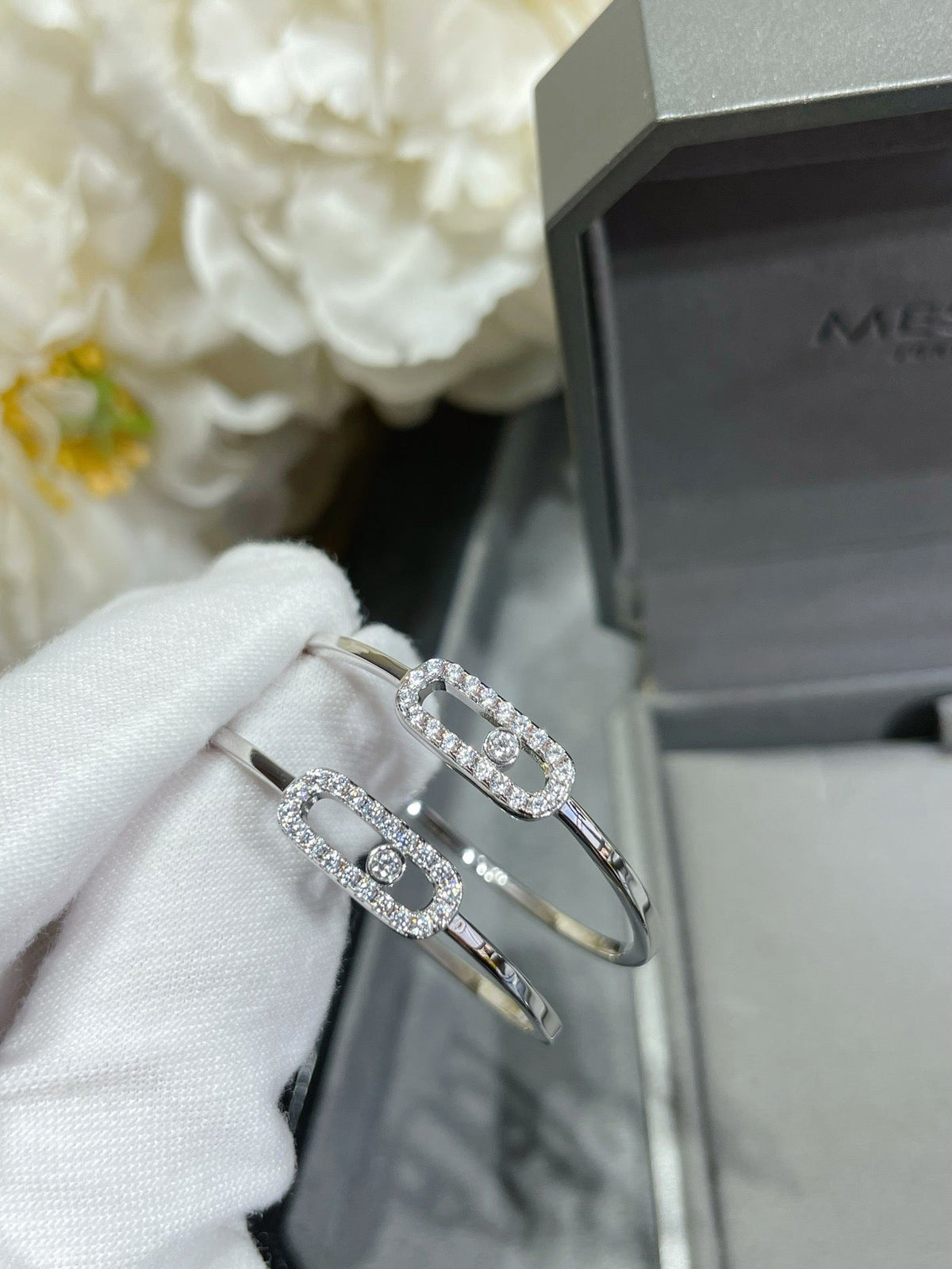 [Veyra Jewelry]Move Sliding‑Diamond Hoop Earrings