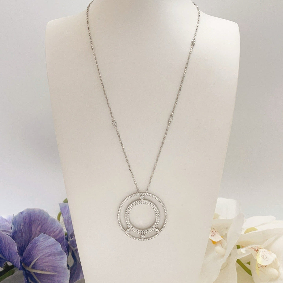 [Veyra Jewelry] Move Romane Pavé Diamond Sliding Circle Long Necklace