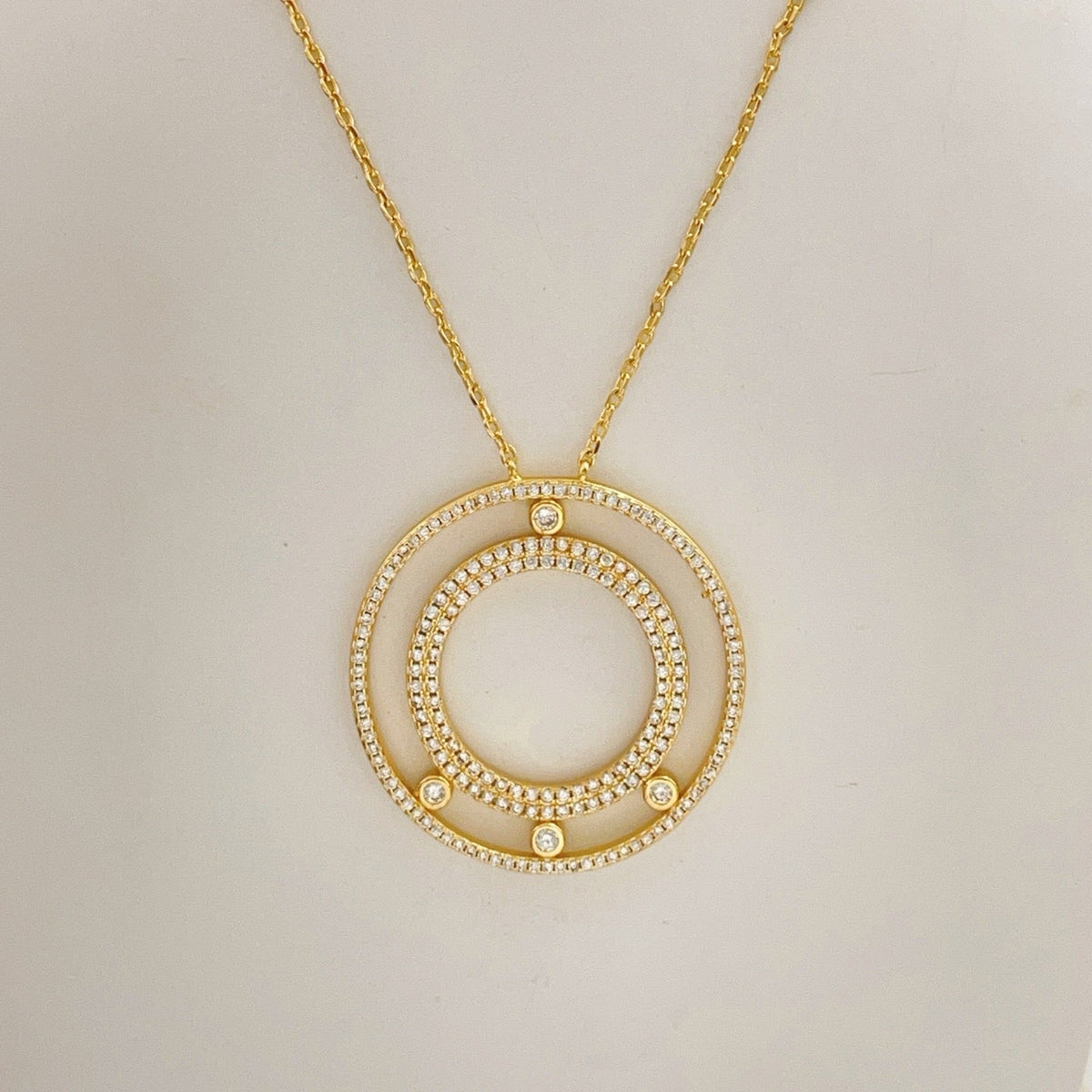 [Veyra Jewelry] Move Romane Pavé Diamond Sliding Circle Long Necklace
