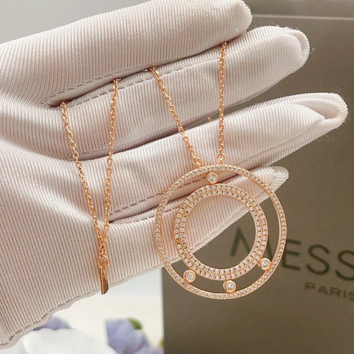 [Veyra Jewelry] Move Romane Pavé Diamond Sliding Circle Long Necklace
