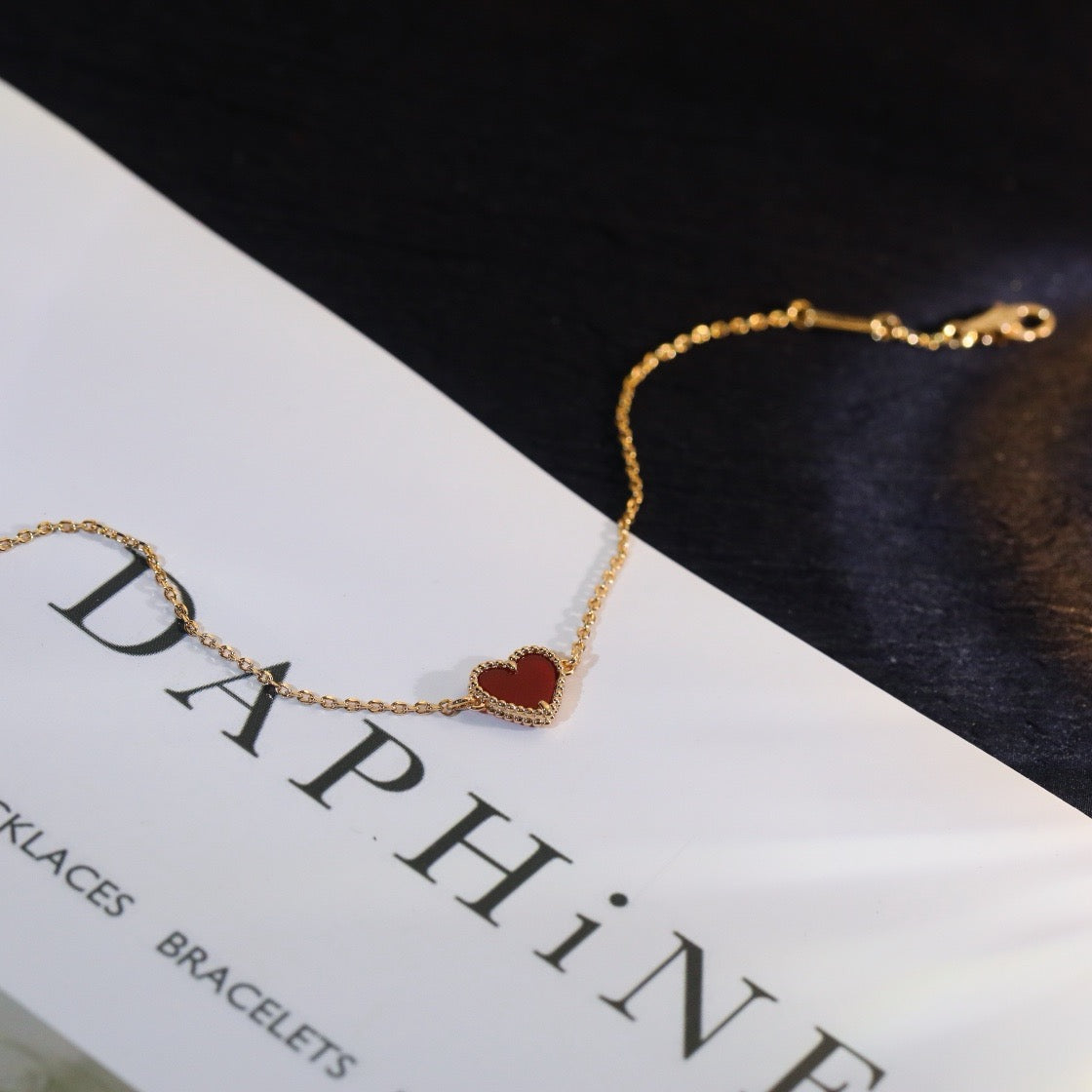 ¡®Veyra Jewelry¡¯Sweet Alhambra Mini Carnelian Heart Bracelet