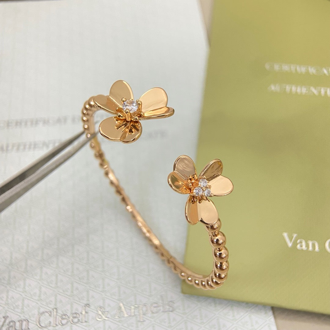 ¡®Veyra Jewelry¡¯Frivole Two‑Flower Open Bangle,