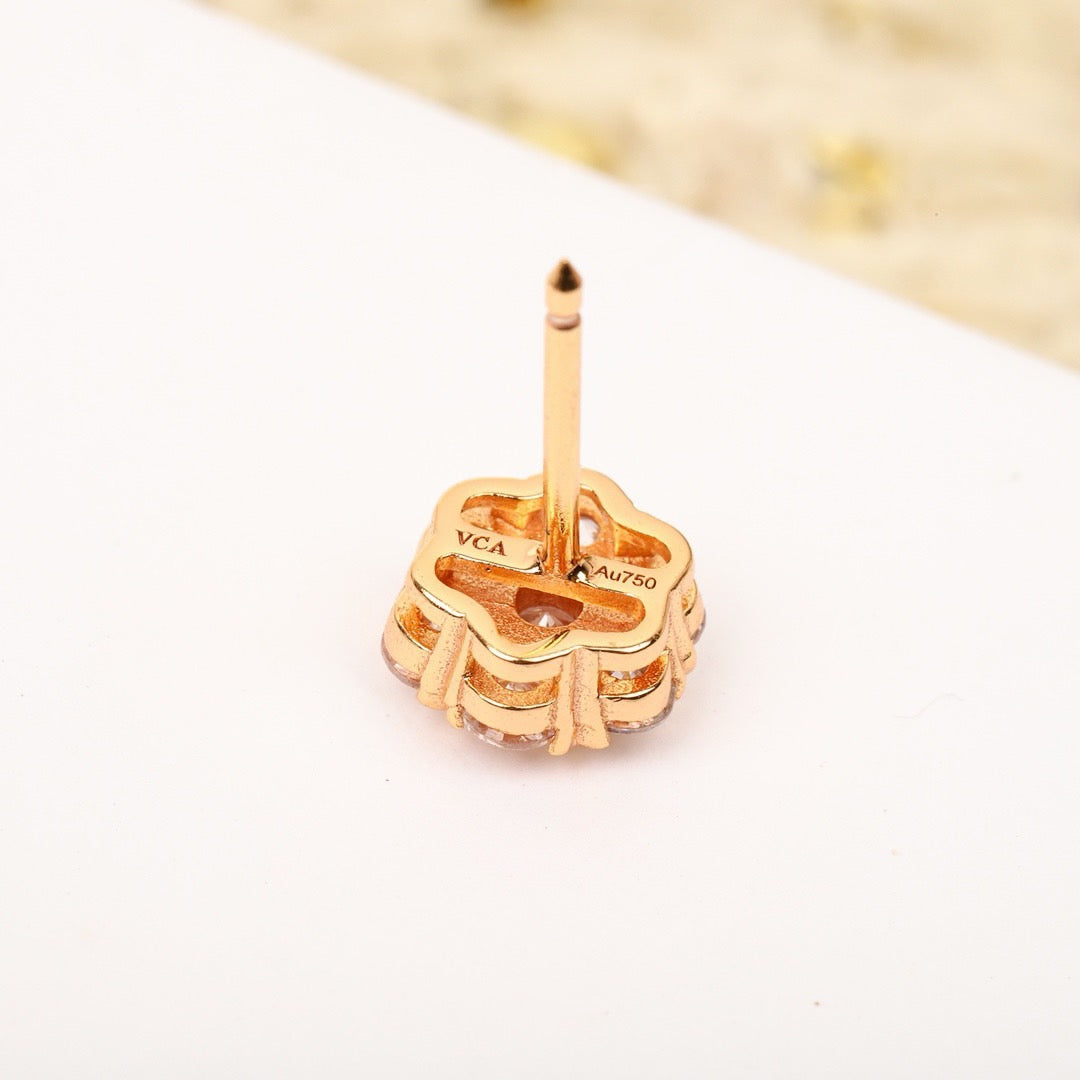 ¡®Veyra Jewelry¡¯Fleurette Stud Earrings, 18K Gold‑Plated, 7‑Stone