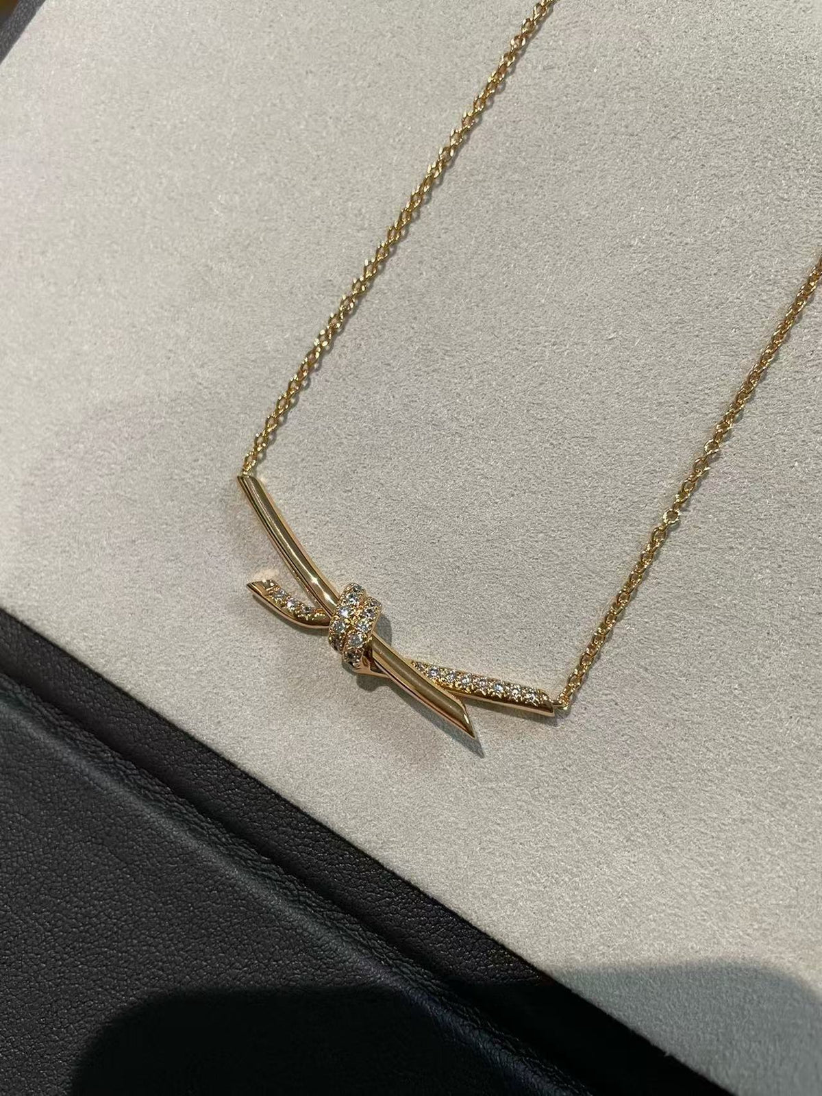 [Veyra Jewelry]T House Diamond-Studded Knot Necklace